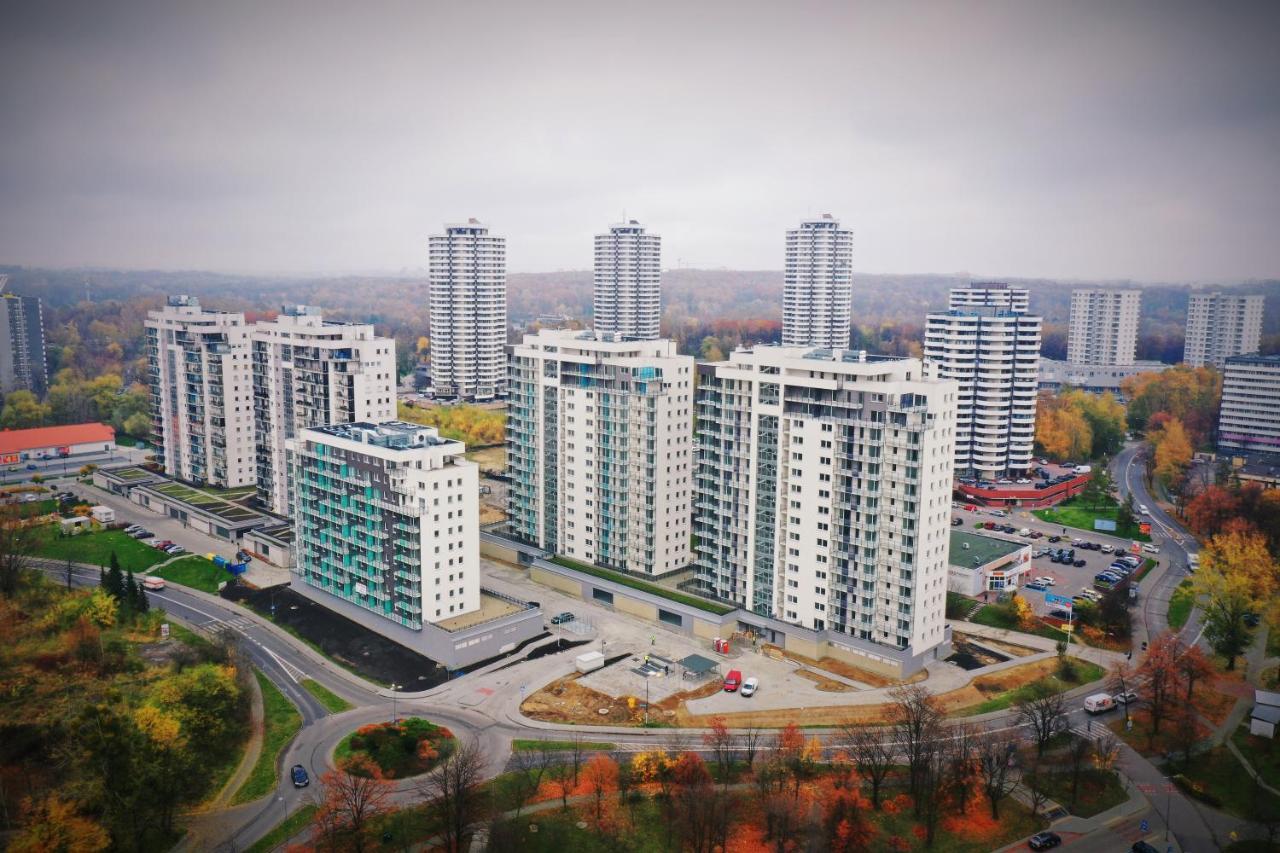 Apartament Wsrod 1000Cy Swiatel - Z Parkingiem W Hali Garazowej- Duzy Balkon Z Lezakami - Piekny Widok Noca Na Panorame Tysiaclecia Katoviçe Dış mekan fotoğraf