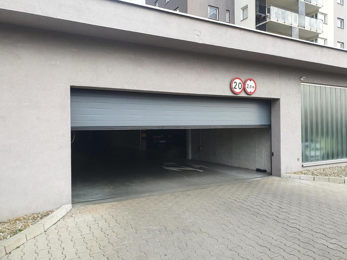 Apartament Wsrod 1000Cy Swiatel - Z Parkingiem W Hali Garazowej- Duzy Balkon Z Lezakami - Piekny Widok Noca Na Panorame Tysiaclecia Katoviçe Dış mekan fotoğraf