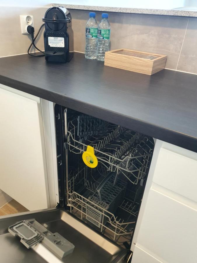 Apartament Wsrod 1000Cy Swiatel - Z Parkingiem W Hali Garazowej- Duzy Balkon Z Lezakami - Piekny Widok Noca Na Panorame Tysiaclecia Katoviçe Dış mekan fotoğraf