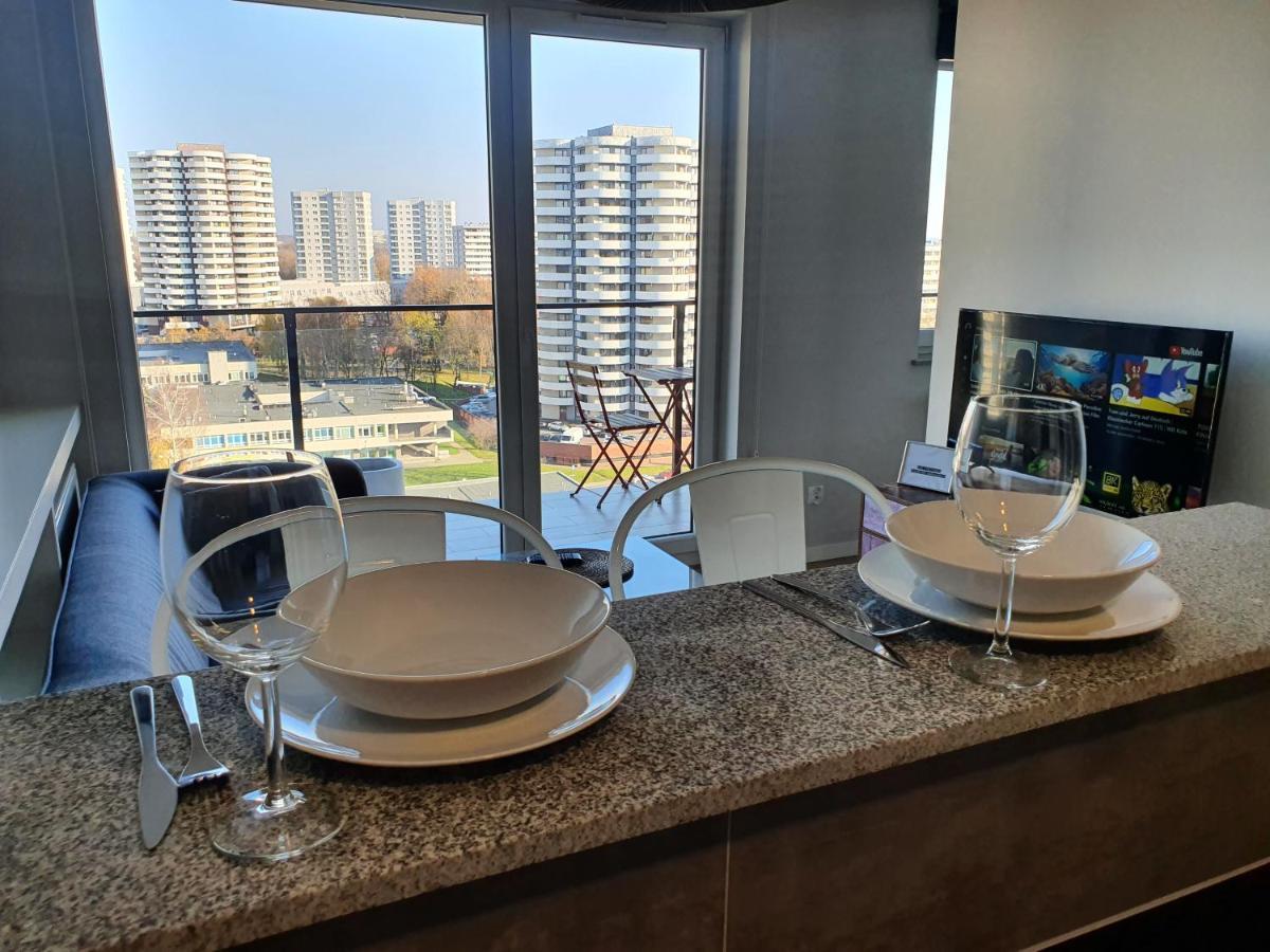 Apartament Wsrod 1000Cy Swiatel - Z Parkingiem W Hali Garazowej- Duzy Balkon Z Lezakami - Piekny Widok Noca Na Panorame Tysiaclecia Katoviçe Dış mekan fotoğraf