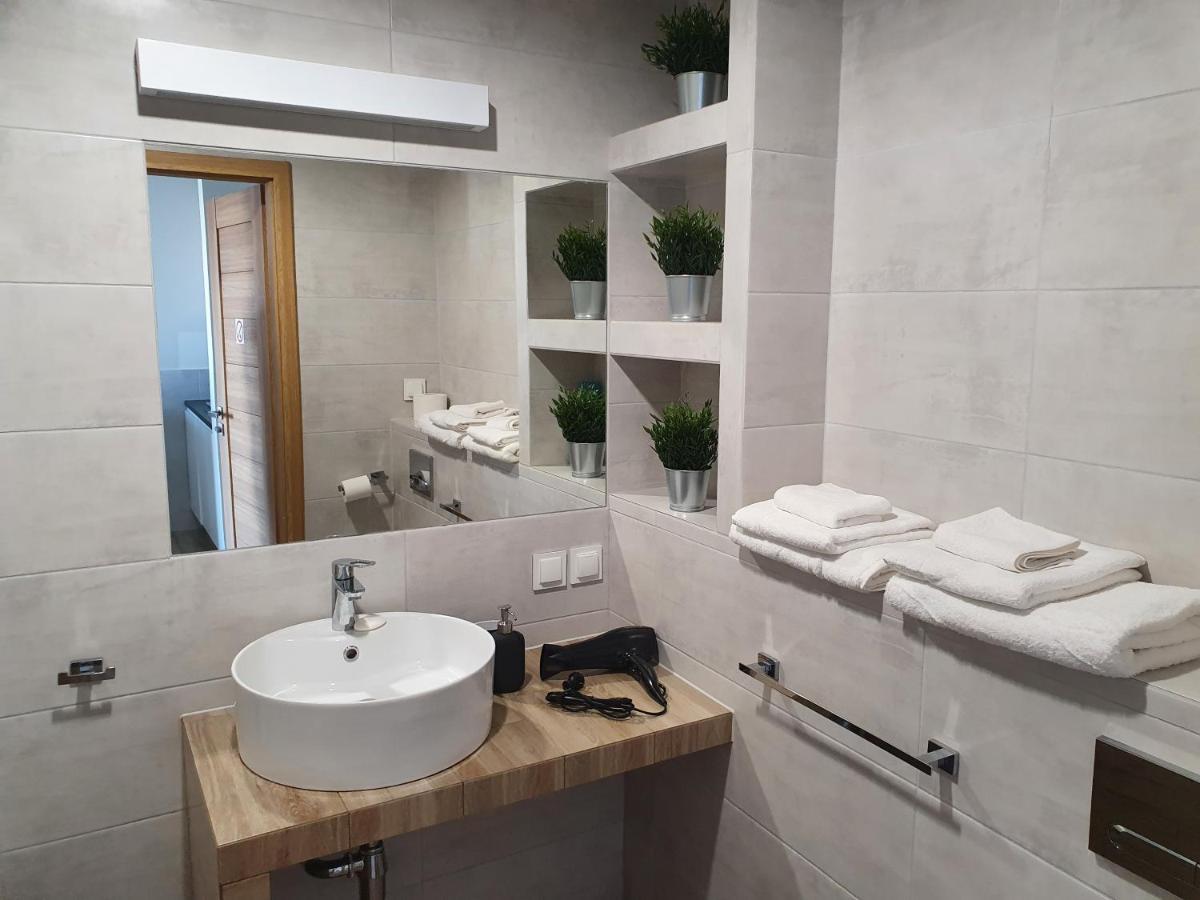 Apartament Wsrod 1000Cy Swiatel - Z Parkingiem W Hali Garazowej- Duzy Balkon Z Lezakami - Piekny Widok Noca Na Panorame Tysiaclecia Katoviçe Dış mekan fotoğraf