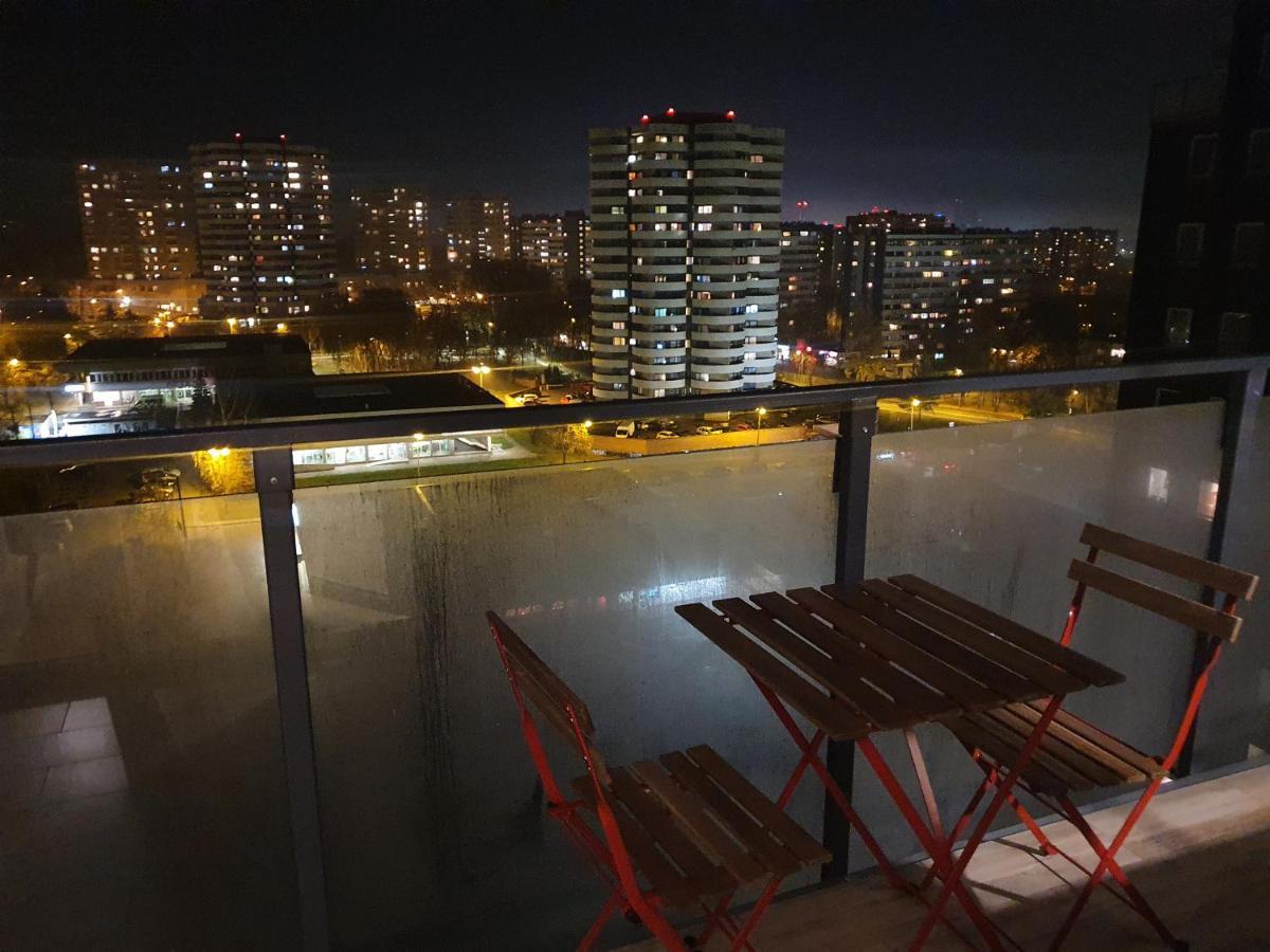 Apartament Wsrod 1000Cy Swiatel - Z Parkingiem W Hali Garazowej- Duzy Balkon Z Lezakami - Piekny Widok Noca Na Panorame Tysiaclecia Katoviçe Dış mekan fotoğraf